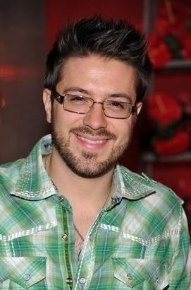 歌手丹尼个人资料,音乐之路上的璀璨星辰